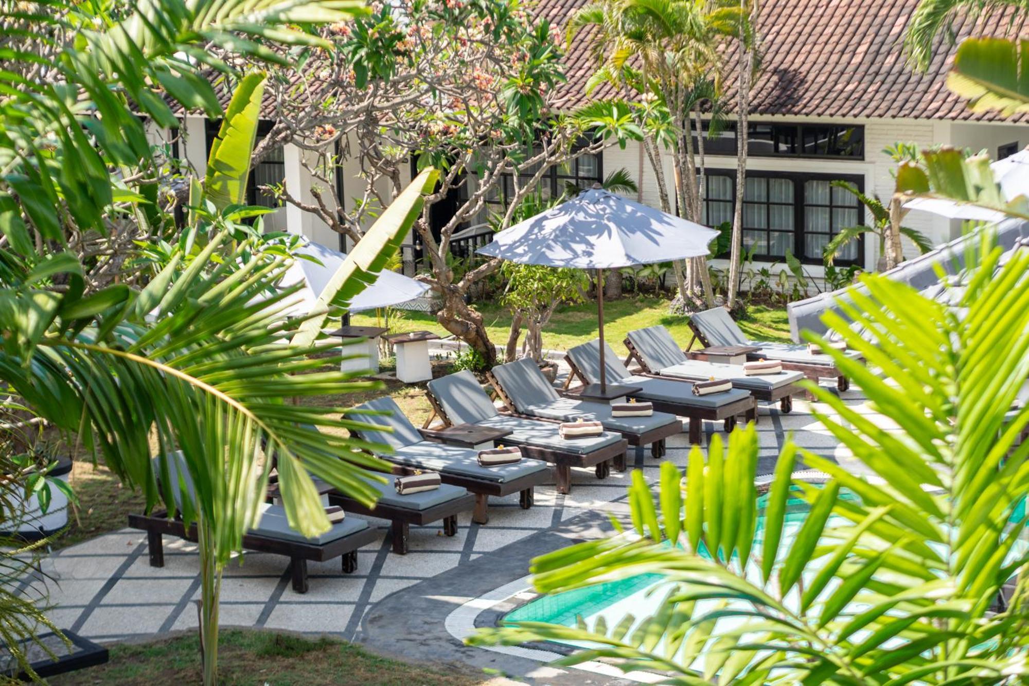Casa Wina Kuta Hotel Кута Екстериор снимка