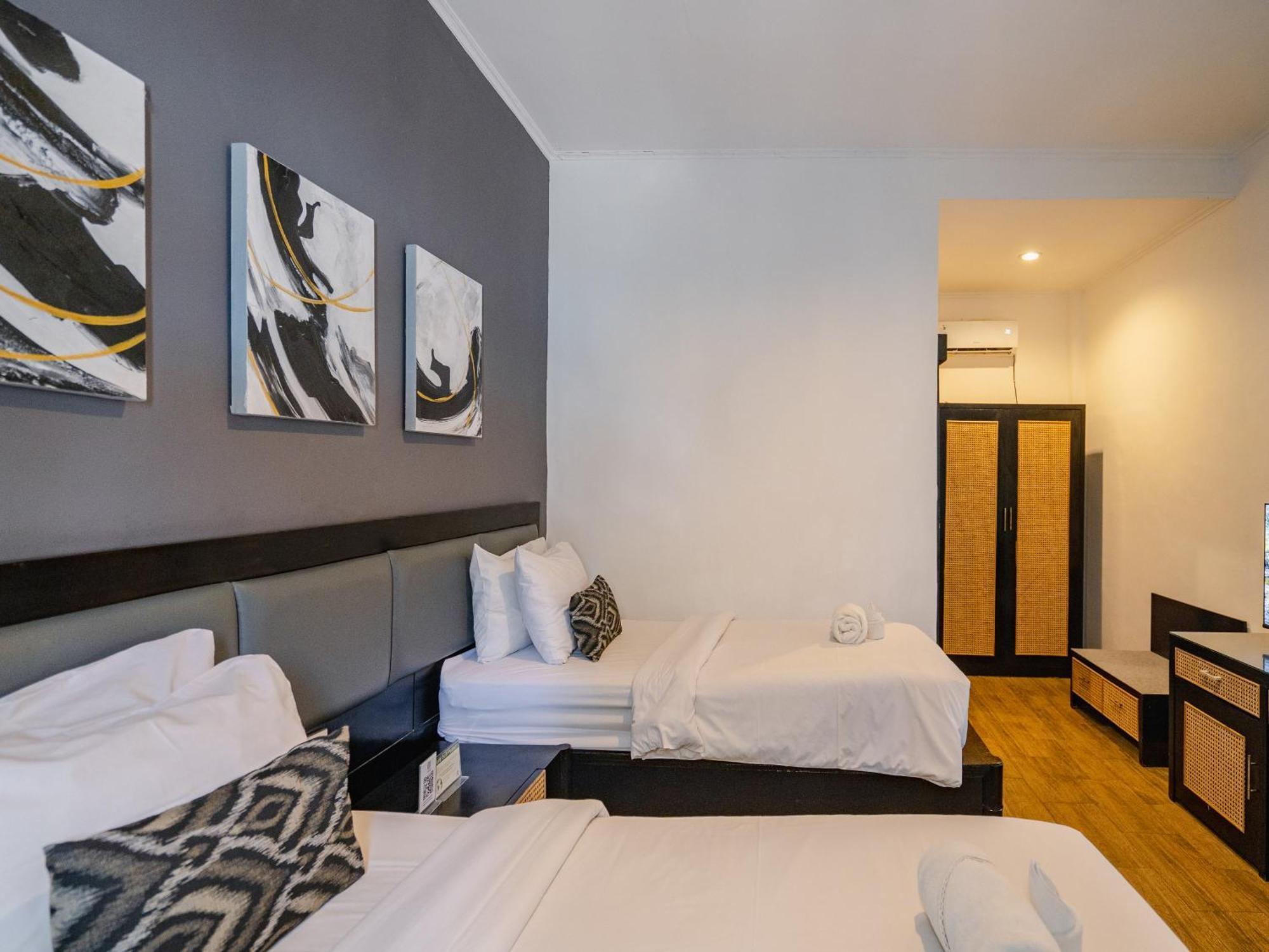 Casa Wina Kuta Hotel Кута Екстериор снимка