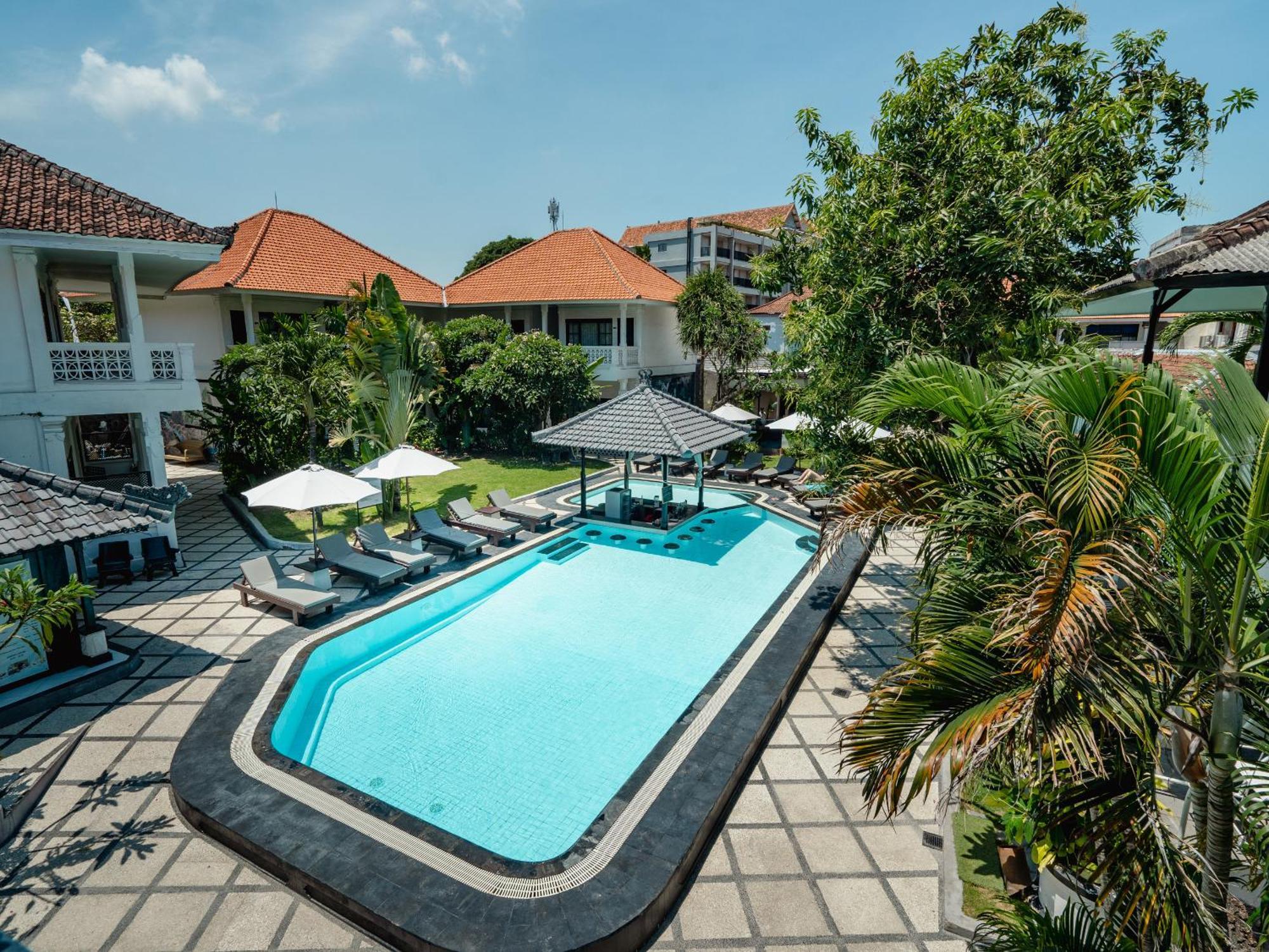 Casa Wina Kuta Hotel Кута Екстериор снимка