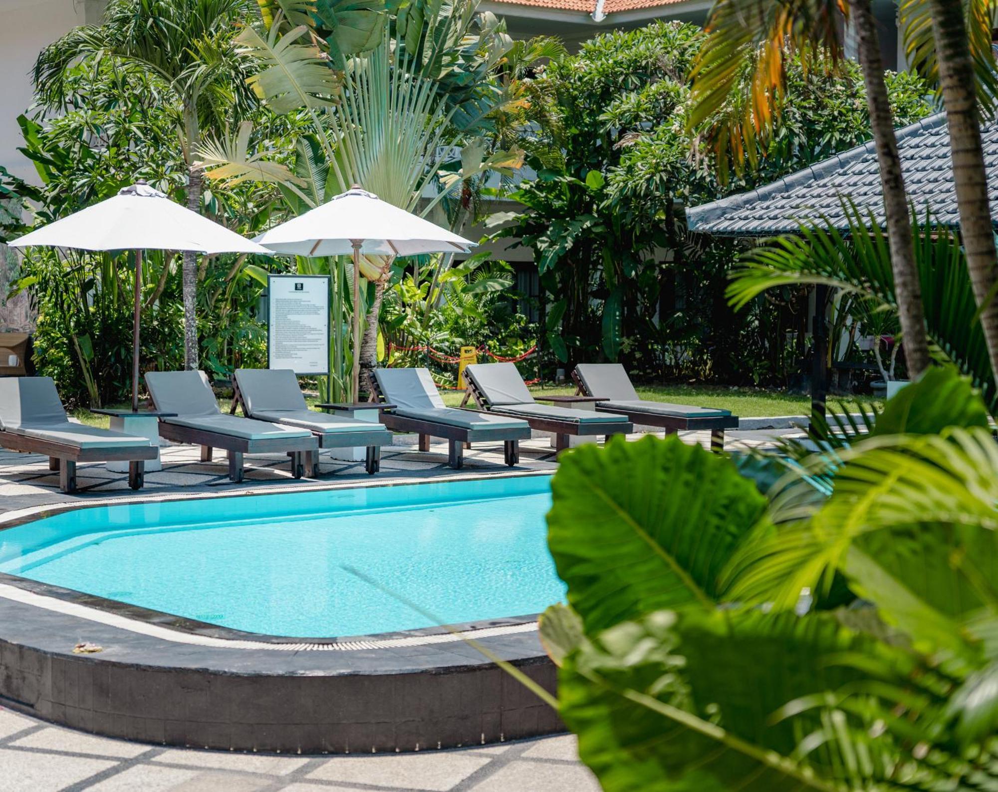 Casa Wina Kuta Hotel Кута Екстериор снимка